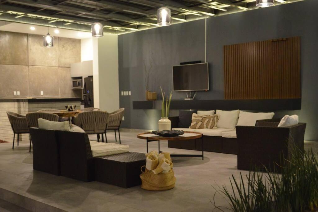 Casa Familiar Con Alberca Privada Climatizada Βίλα Γκουανταλαχάρα Εξωτερικό φωτογραφία